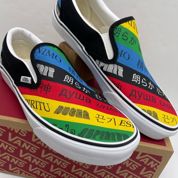 Vans Men’s Classic Slip-On (Vans
Spirit)Multi/True White Sneakers
VN0A4U38WK2 - Picture 7 of 16